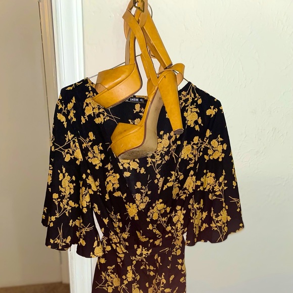 Cute and comfortable black/tan Romper - Picture 3 of 5